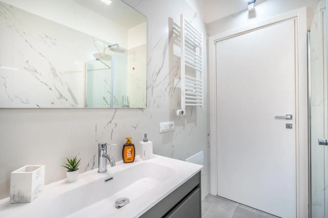 Kuzu Apts - City Center - Wifi Ac Tv Cagliari 0*,  Italia
