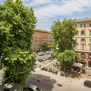 giulio-cesare-charming-suite-great-location.it-romehotels.com/